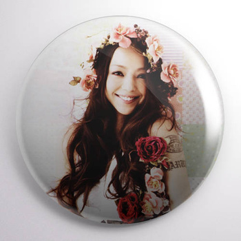 Przypinka badge Namie Amuro DO WYBORU